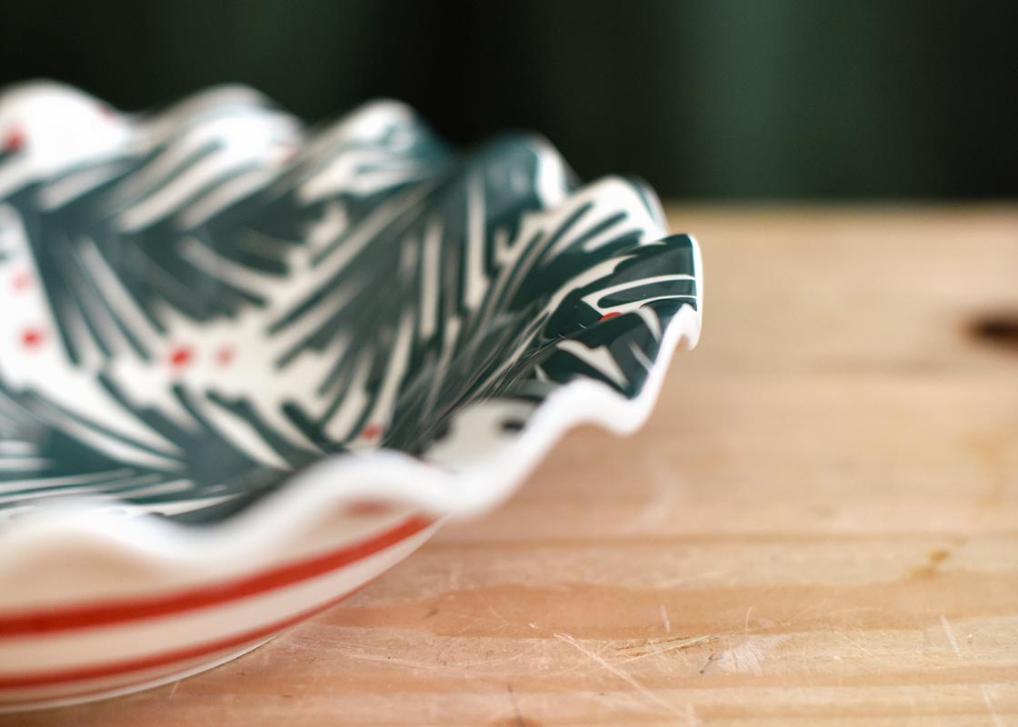 Balsam and Berry Ruffle Best Bowl