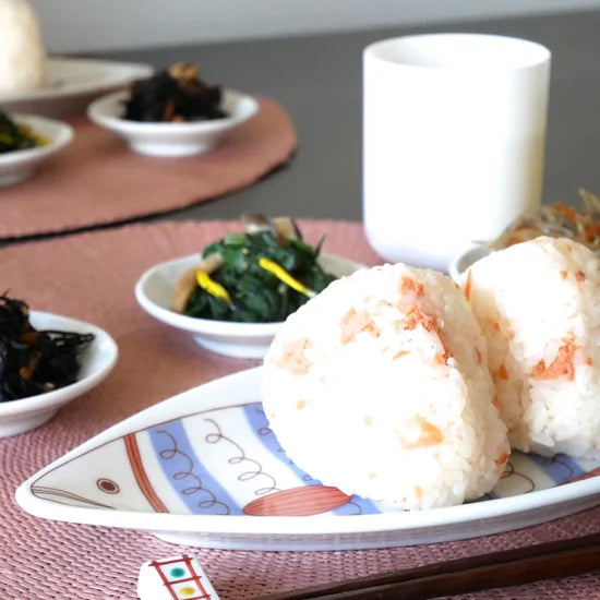 Fish-shaped serving platter