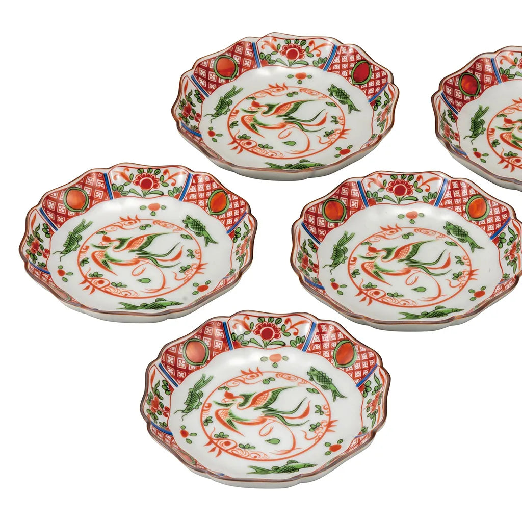 Round Scalloped Serving Plates