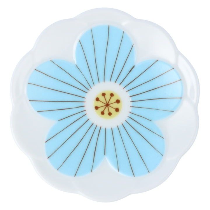Scalloped Decorative Plates